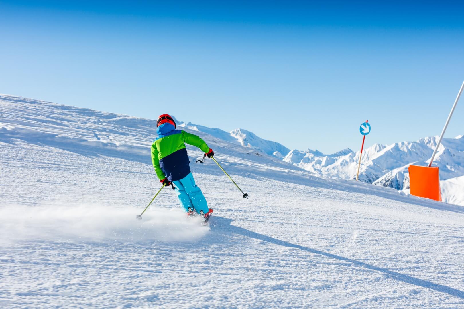 Skieur sur une piste